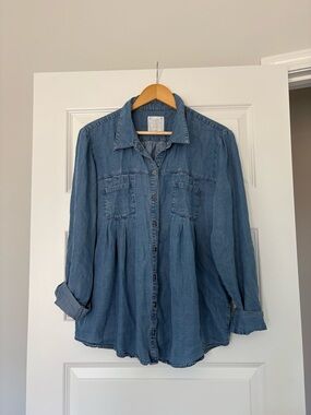Light Wash Denim Button-Up Shirt Cottagecore Style Size Large
